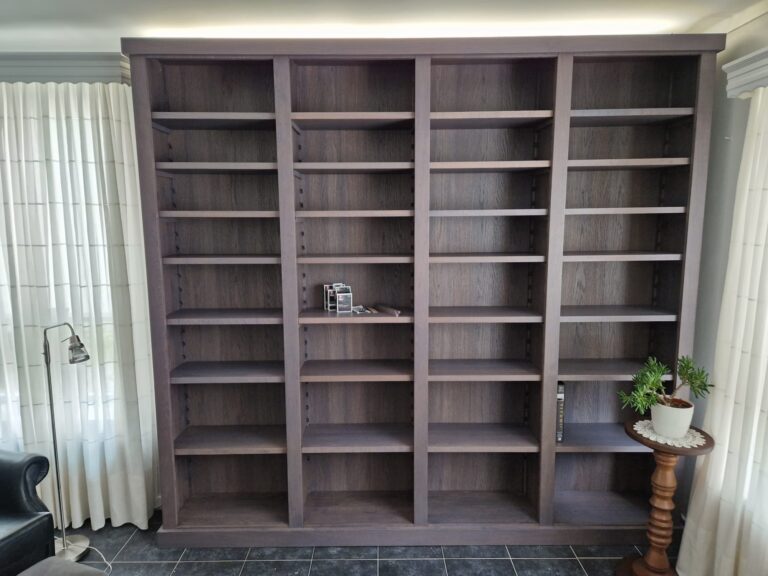 Meubelmakerij Geesteren - Wandkast voorkant - CowMeubelen.nl